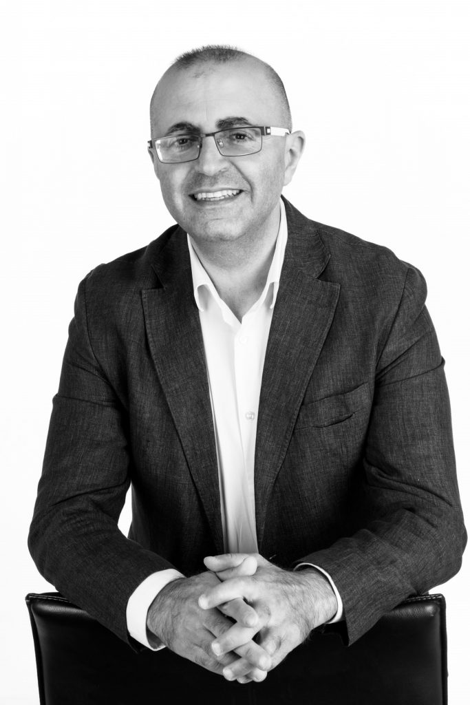 אלדד - תמונת שחור לבן